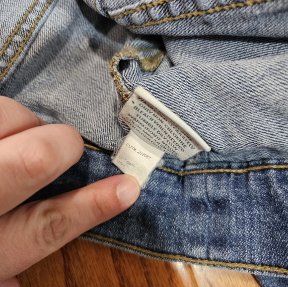 Torrid Cropped Jean Jacket Size 2 - Picture 6 of 6